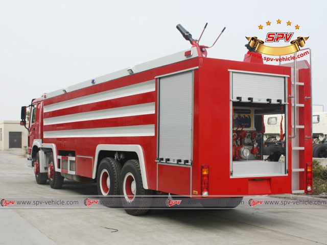 Left Back View of Fire Fighting Vehicle - HOWO 8x4